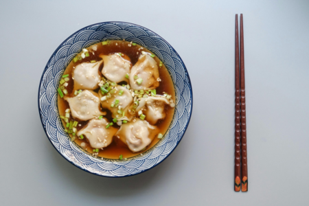 Imagen ¿Tenedor o palillos?: Un paseo por UseraTown con Rogelio Enriquez